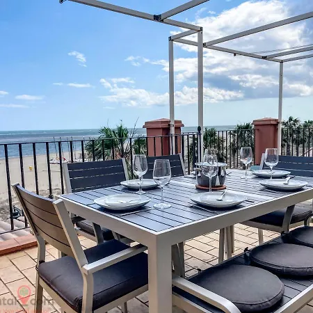 Luxury Front Line In Beach *